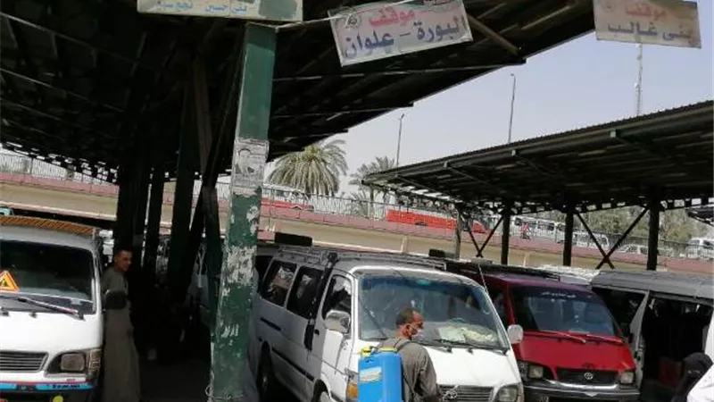 محافظ أسيوط يؤكد على تكثيف حملات التطهير والتعقيم استغلالاً وخلو الشوارع من المارة