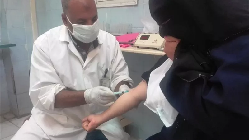 الكشف وتوفير العلاج لـ 950 مريضا في يومين بقرية العجره بمركز ببا