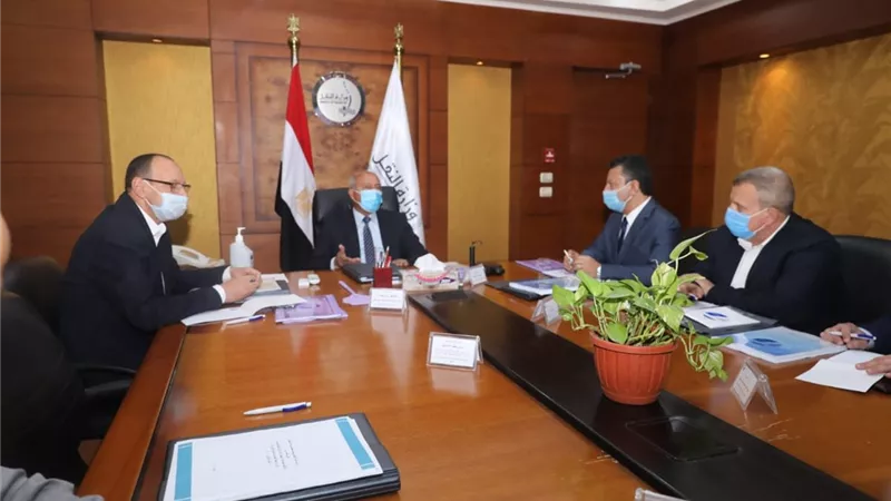 الوزير : سرعة الانتهاء من منظومة التذكرة الموحدة وكارت المواصلات الذكي