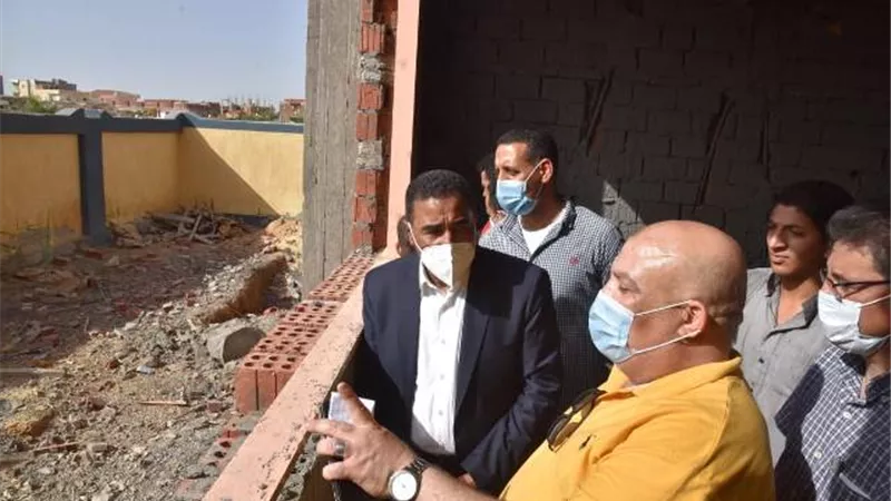 محافظ مطروح ناقش خطة الابنية التعليمية بالمحافظة