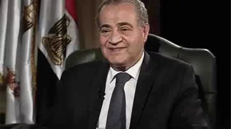 وزير التموين: عمل المخابز مستمر طوال أيام العيد من الخامسة صباحاً