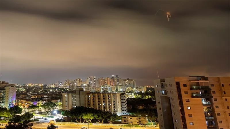 كتائب الأقصى تعلن مسؤوليتها عن قصف يدروت وشعار هنيغف بالصواريخ