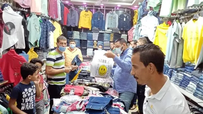 الزحام وعدم ارتداء الكمامات وراء عودة التاسعة مساء بالواحات