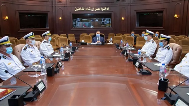 وزير الداخلية يجتمع بقيادات الوزارة لمتابعة إجراءات تأمين إحتفالات المواطنين بعيد الفطر