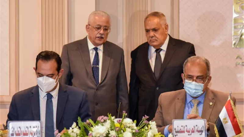 أبو الغيط يندد بالهجمات الإسرائيلية على غزة