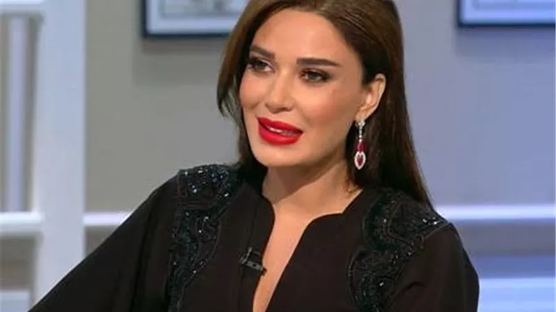 سيرين عبد النور عن منى زكى: 