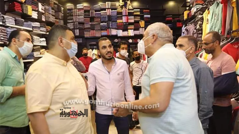 محافظ الوادي الجديد يناشد المواطنين ارتداء الكمامات وتجنب التجمعات بالأسواق