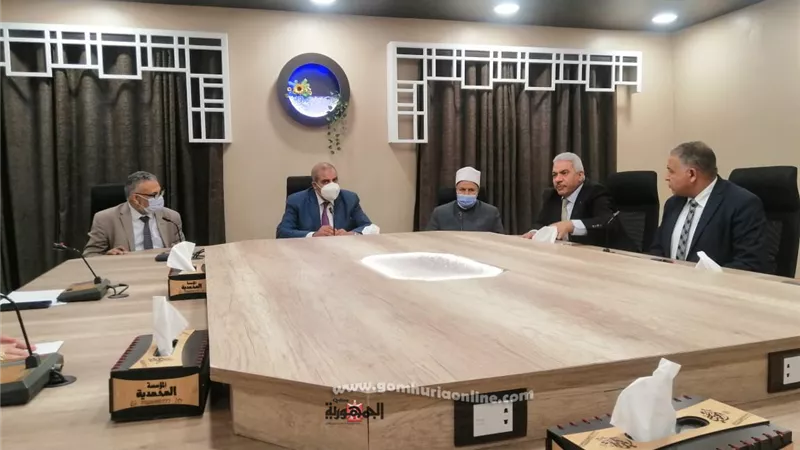 لجنة الأزمات جامعة الأزهر تواجه كورونا بعمليات رش وتطهير وتعقيم لجميع المباني خلال إجازة عيد الفطر