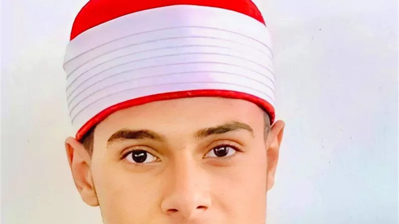القارئ أسامة محمد مطر القرآن علمني التواضع والأدب
