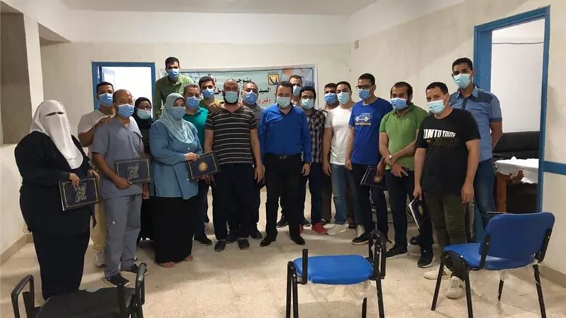مدير صحة جنوب سيناء يكرم هيئة التمريض احتفالاً باليوم العالمى للتمريض