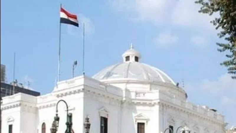 نواب يؤيدون فصل الموظف مدمن المخدرات ويؤكدون: القانون يسعى لإصلاح الجهاز الإداري للدولة