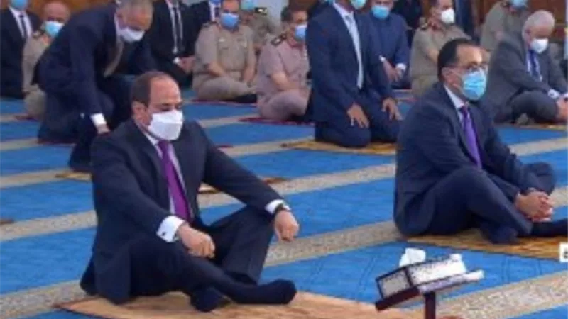 الرئيس السيسي يؤدى صلاة عيد الفطر المبارك في مسجد الماسة بمدينة العلمين الجديدة