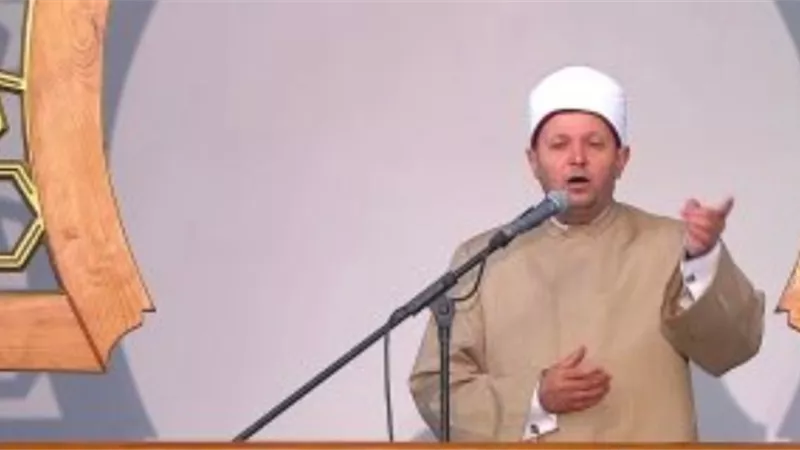 انتهاء صلاة العيد وبدء الخطبة بمسجد الماسة بالعلمين الجديدة