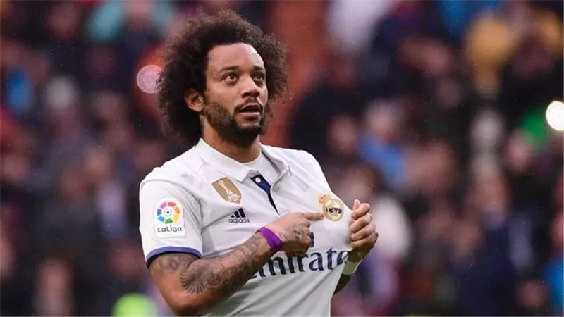 مارسيلو خارج قائمة ريال مدريد امام غرناطة