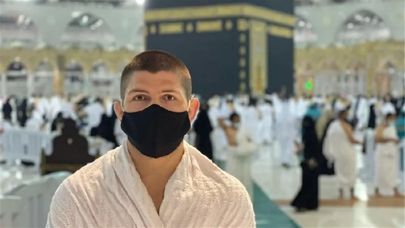 الروسي حبيب نورمحمدوف يوجه رسالة مؤثرة للمسلمين