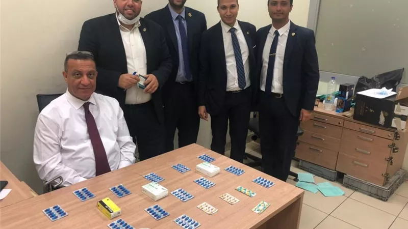 احباط محاولة تهريب مواد مخدرة مع راكب قادم من بيروت بالمطار