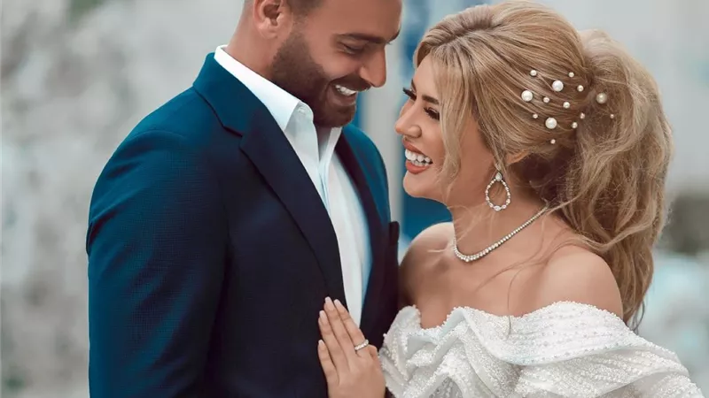 أبو جبل يحتفل بعيد الفطر الأول مع زوجته سمارة.. صور