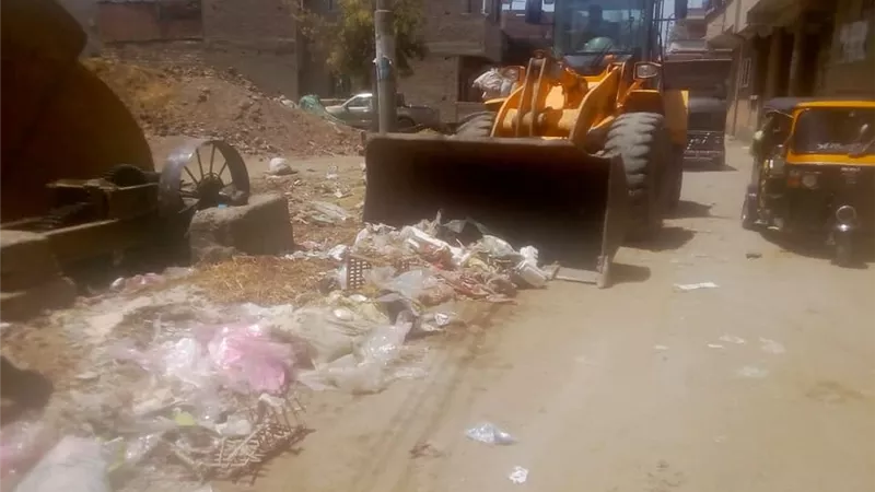 بالصور.. رفع مخلفات وتراكمات القمامة بمركز ومدينة بنى عبيد بالدقهلية