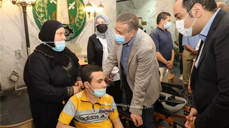 كراس متحركة ومساعدات مالية وعينية هدية محافظ المنوفية للحالات الإنسانية وذوى الهمم في عيد الفطر المبارك