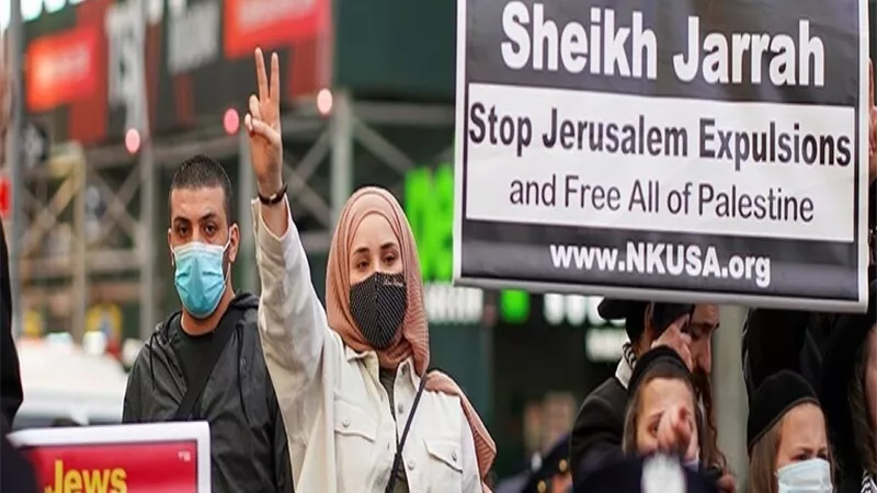 العشرات يتظاهرون فى نيويورك لدعم فلسطين مرددين هتافات 