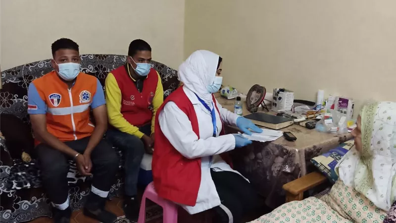 اسعاف السويس تقوم بحملة تطعيم لكبار السن بالمنزل لمواجهة كورونا