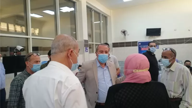 تطعيم المواطنين بلقاح كورونا بمستشفى المنصورة الدولي