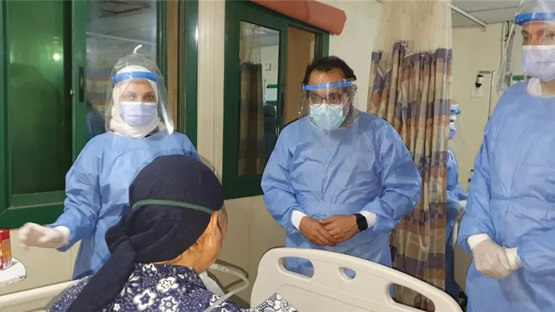 رئيس الادارة المركزيه للطب العلاجي بالوزارة يتفقد مستشفيات العزل بالغربية -صور
