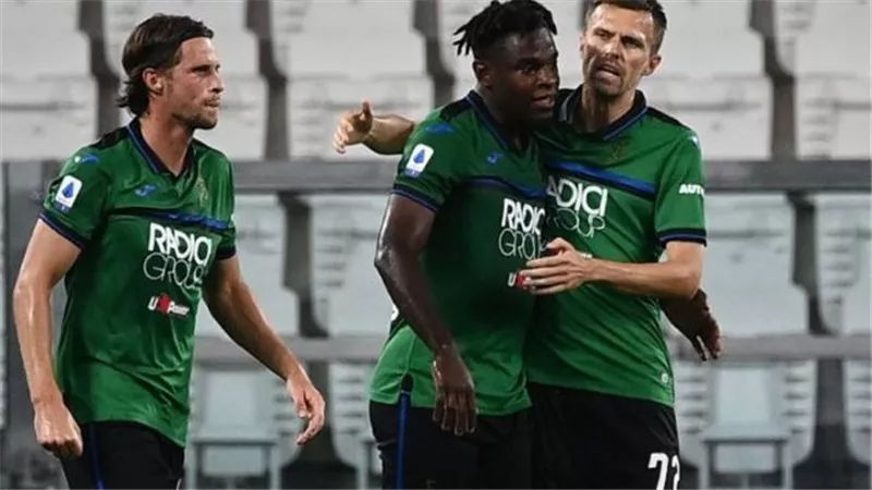 اتلانتا يفوز على جنوى 4-3 بالدوري الإيطالي