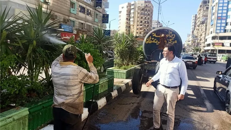 إستمرار رفع القمامة ومتابعة المشروعات لتحسين مستوى الخدمات بمحافظة الدقهلية اثناء اجازة العيد