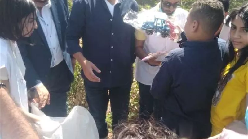 الحناوى وقيادات مستقبل وطن الشروق يوزعون هدايا عيد الفطر على أطفال المدينة.. بالصور