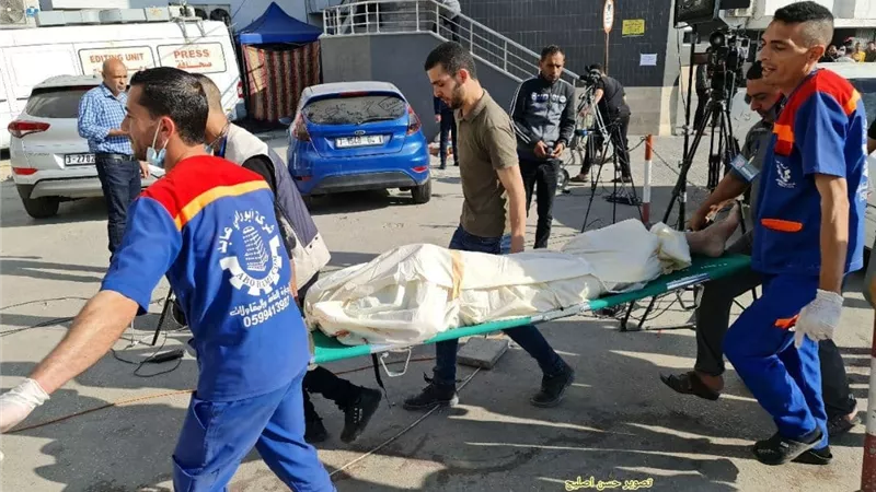 الأسر تحت الأنقاض .. إسرائيل تستهدف 5 منازل في شارع الوحدة