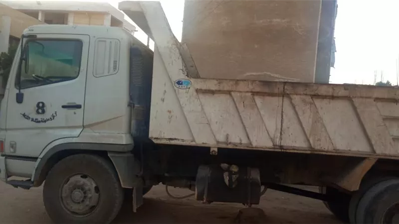 شعراوي يوجه العاملين بمنظومة النظافة بتغطية السيارات المحملة بالقمامة