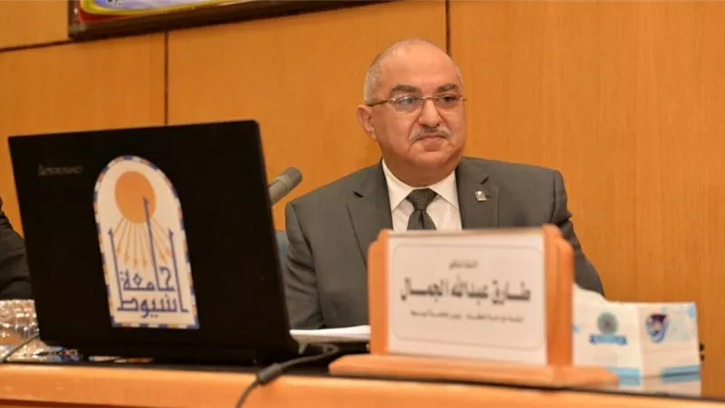 رئيس جامعة أسيوط: عودة الطلاب المغتربين إلى المدينة اليوم..واستئناف الدراسة غداً