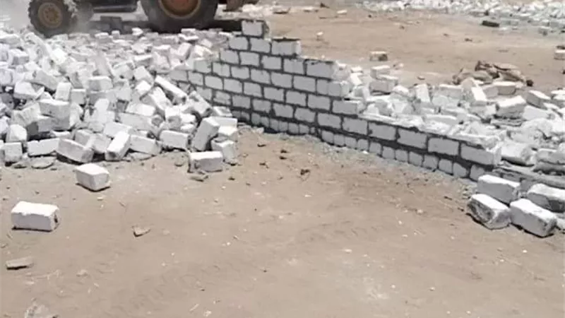 إزالة ١٣ حالة تعدي على الأراضي الزراعية بسوهاج في أجازة عيد الفطر المبارك ..صور
