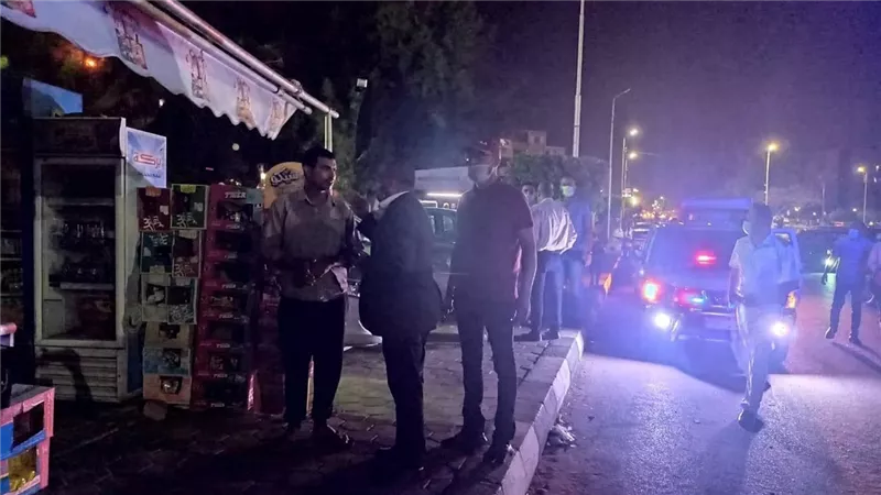 استمراراً لتفعيل قرارات مجلس الوزراء بإغلاق المحال التجارية لمواجهه انتشار فيروس كرونا المستجد بحى ثالث الاسماعيلية