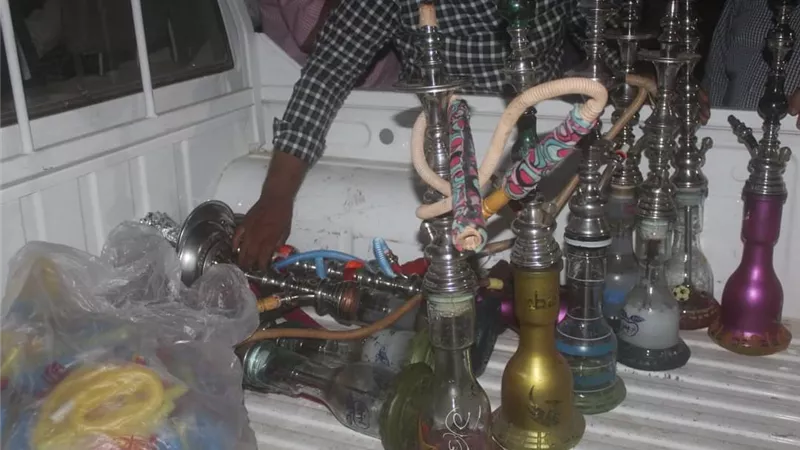 غلق كافية ومحلات وضبط 15 شيشة ببنى سويف