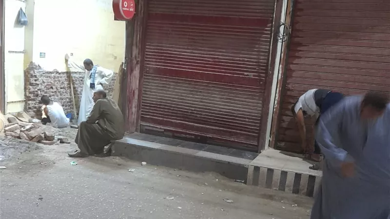 محال أرمنت جنوب غرب الأقصر تلتزم بالقرارات الإحترازية لمجلس الوزراء