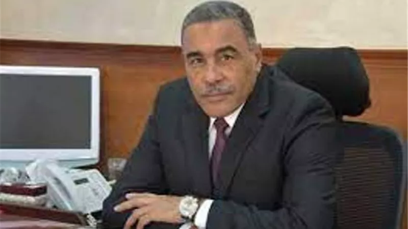 محافظ مرسى مطروح يستقبل أولى رحلات الشارتر القادمة من رومانيا