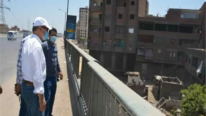 محافظ القليوبية يتابع أعمال إزالة المباني المتعارضة مع الطريق الدائري