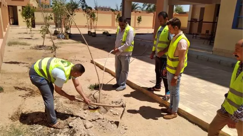 مستقبل وطن بابنوب يطلق حملة تشجير بالمدارس والمعاهد الازهرية