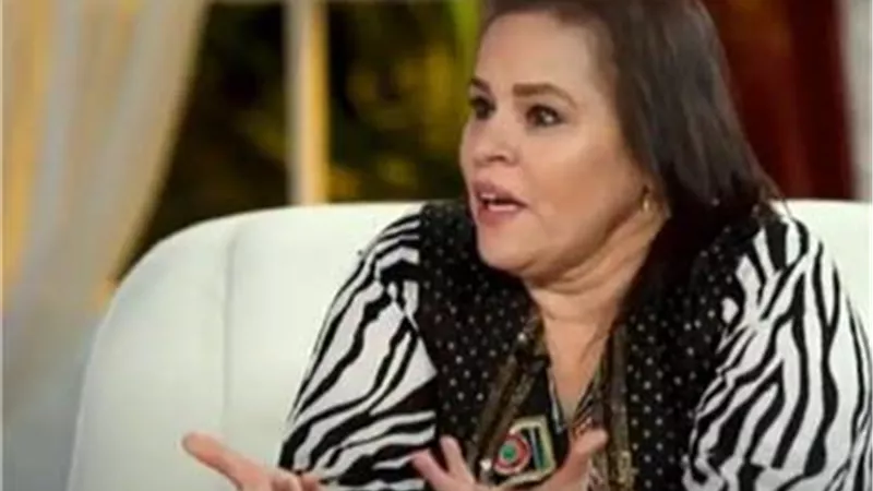 نجل الراحلة نادية العراقية: عزاء والدتى اقتصر فى مدافن العائله