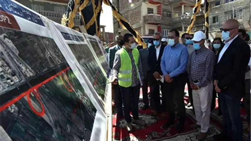 رئيس الوزراء يتفقد عددا من مشروعات الطرق والكباري للربط بين محافظتى القليوبية والدقهلية