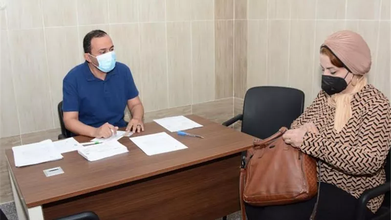 المنشاوى وغانم فى زيارة لمستشفى أسيوط الجامعى لتلقى الجرعة الثانية للقاح كورونا