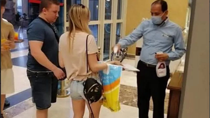 أستقبال أول فوج سياحى روسى بفنادق الغردقة