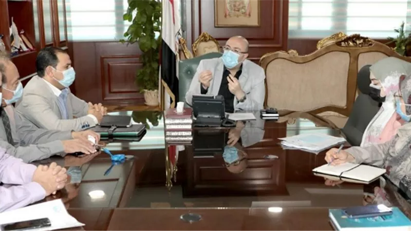 محافظ بني سويف يوجه بتكثيف المرور الميداني بالمناطق الصناعيه