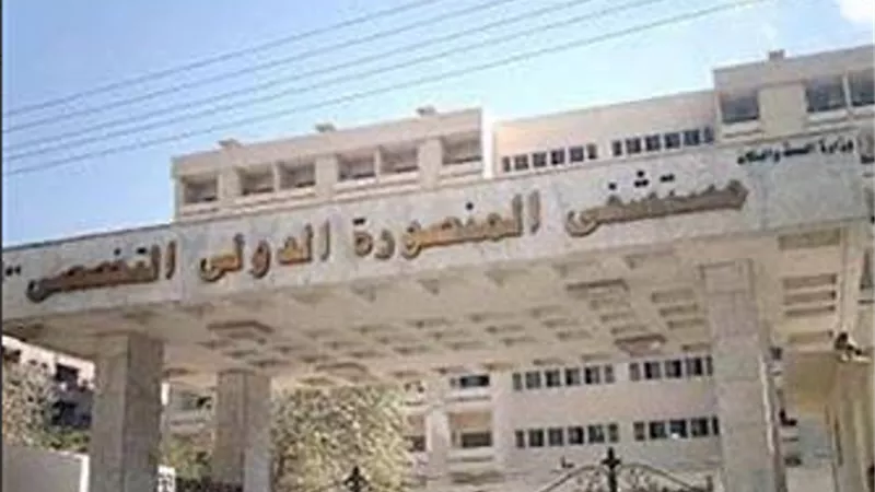 اصابة شخص في انهيار شرفه منزل بمنطقة الجوازات بالمنصورة