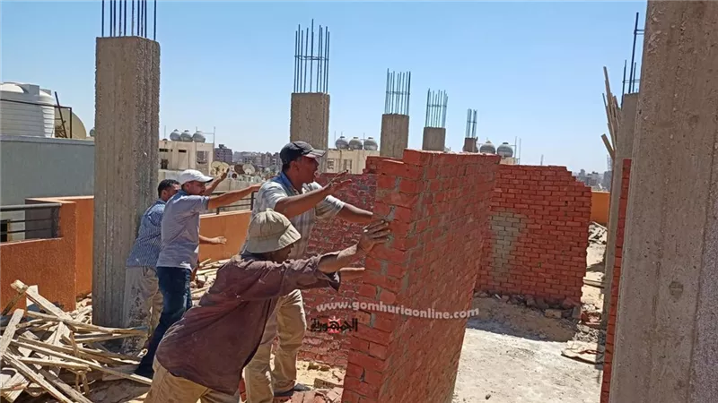 ايقاف حالتى بناء مخالف بدون ترخيص فى نطاق حى ثالث الاسماعيليه