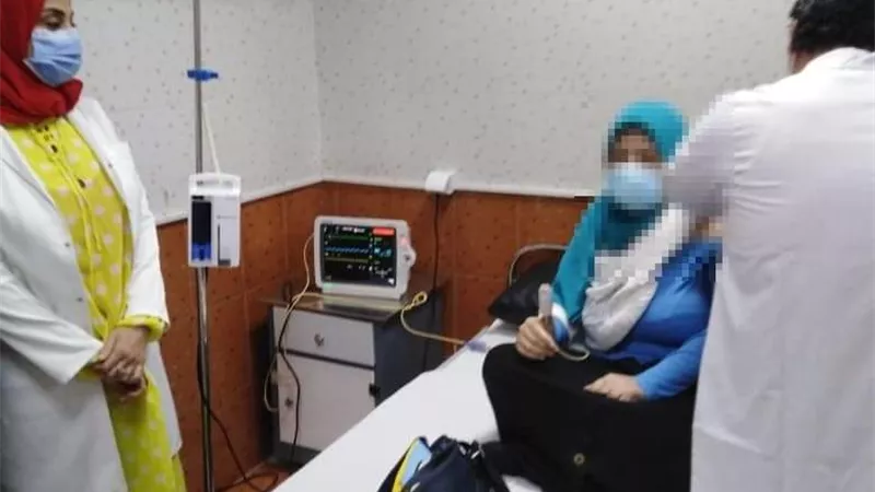 تطعيم مرضى الأورام بقسم العلاج الكيماوى بلقاح فيروس كورونا بمستشفى الغردقة العام