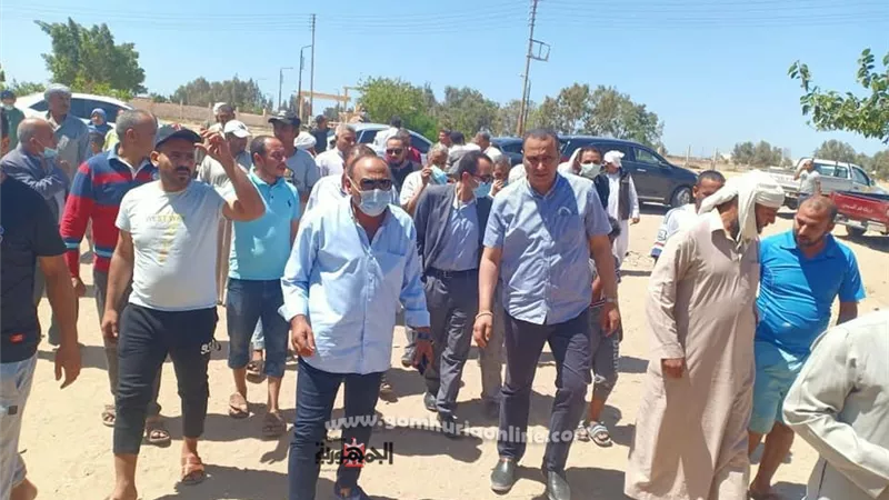 نائب محافظ الاسماعيلية ورئيس شركة مياه الشرب بمحافظات القناة يتابعان توصيل مياه الشرب والصرف الصحي بمركز ومدينة القنطرة غرب