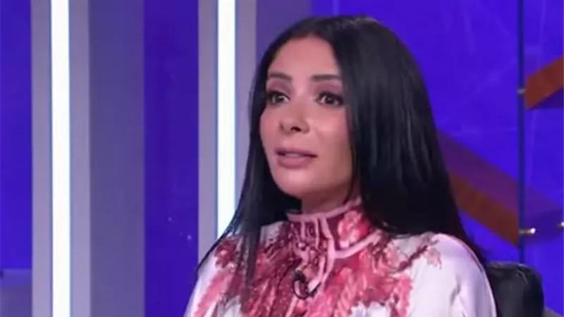 منى زكى عن فريق عمل 